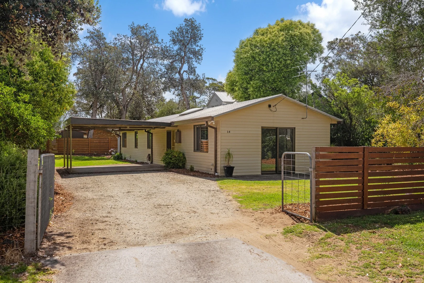 14 Rose Avenue, Cowes VIC 3922