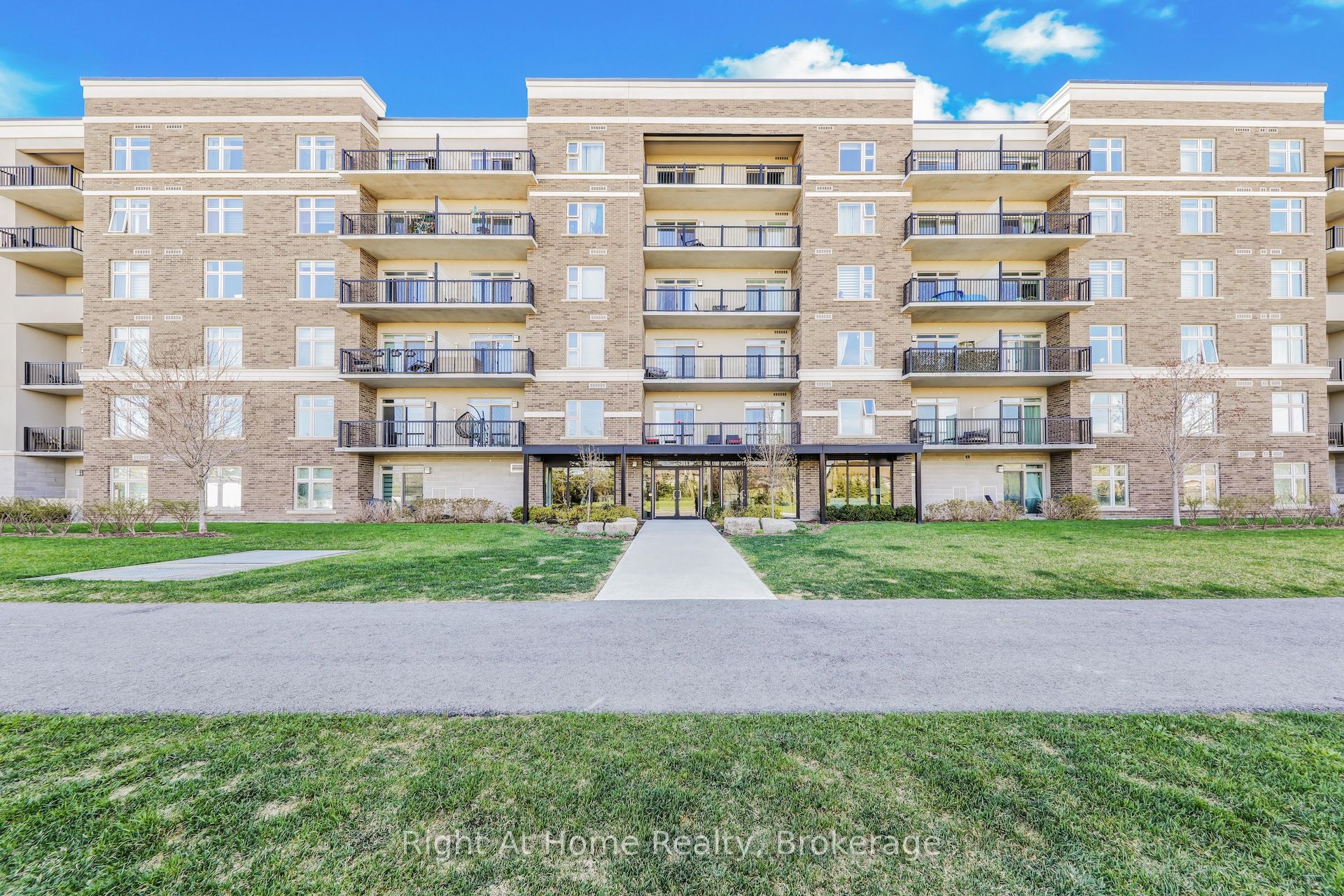 307-610 Farmstead Drive, Milton, ON, L9T 8X5