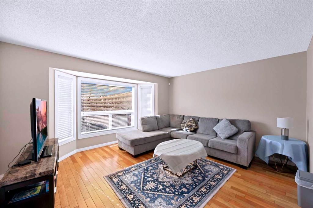 Additional image 5 of 127 Whitehaven Road NE, Calgary, AB, T1Y 6A6