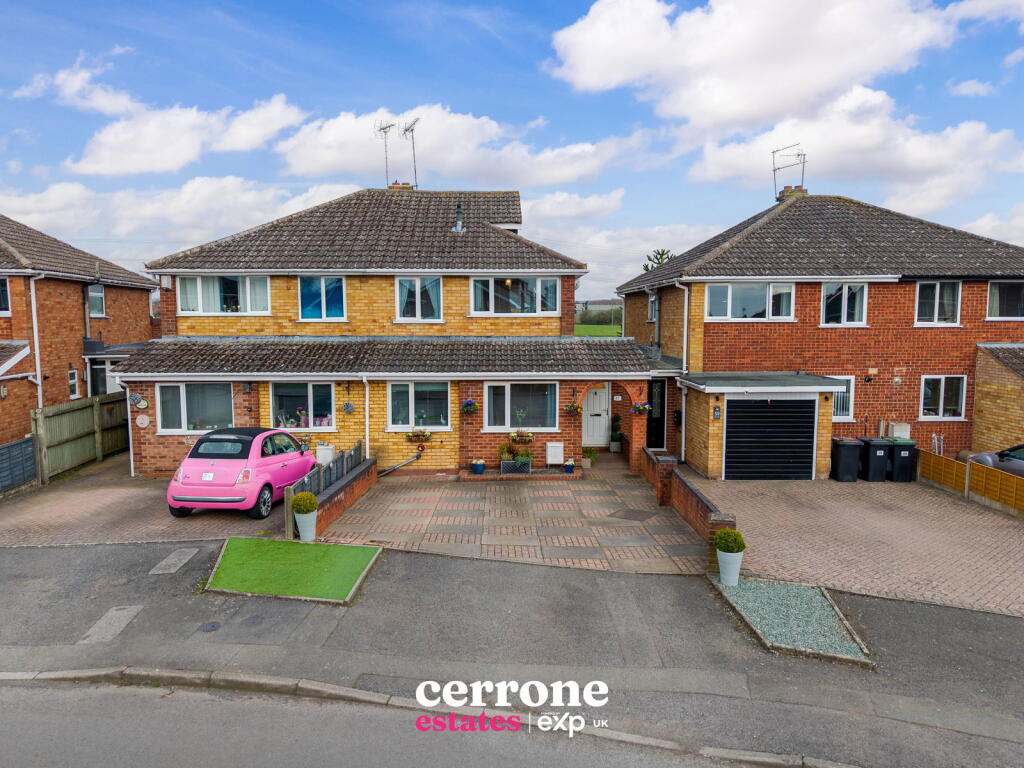 Cloverdale, Stoke Prior, Bromsgrove, B60 4NF