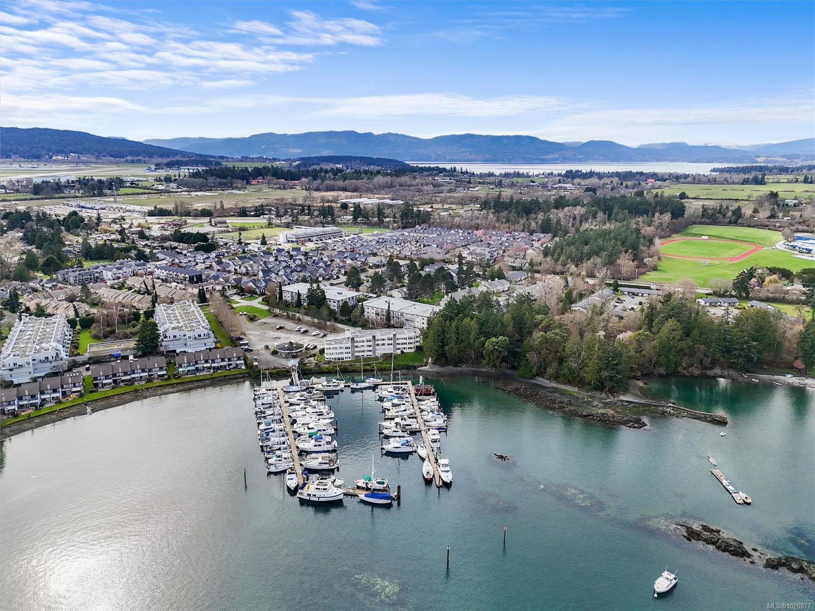 301-2050 White Birch Road, Sidney, BC, V8L 2R1 photo 3