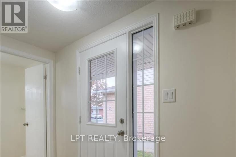 Additional image 4 of Unit: Main-118 Bush Clover Crescent, Waterloo, ON, N2E 3P8