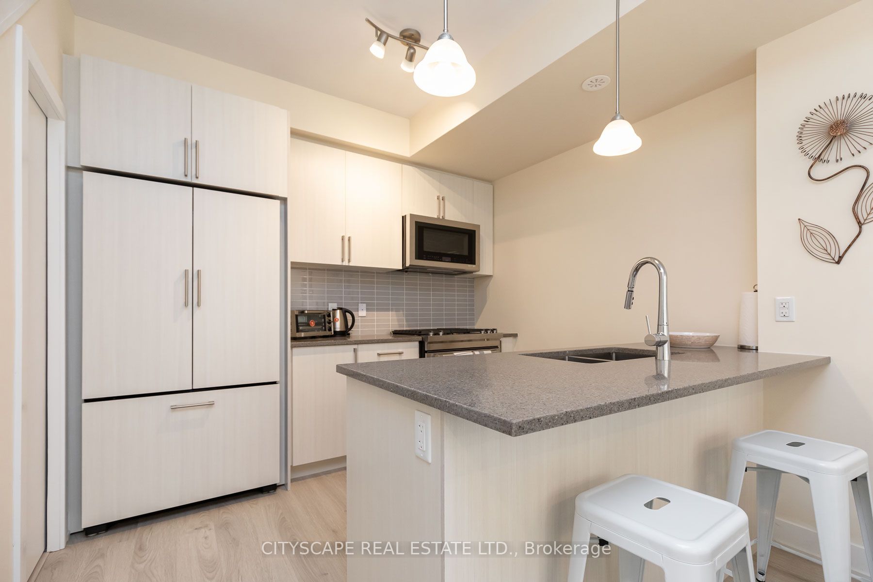 Additional image 4 of 8-26 Ernest Avenue, Toronto, ON, M6P 3M7