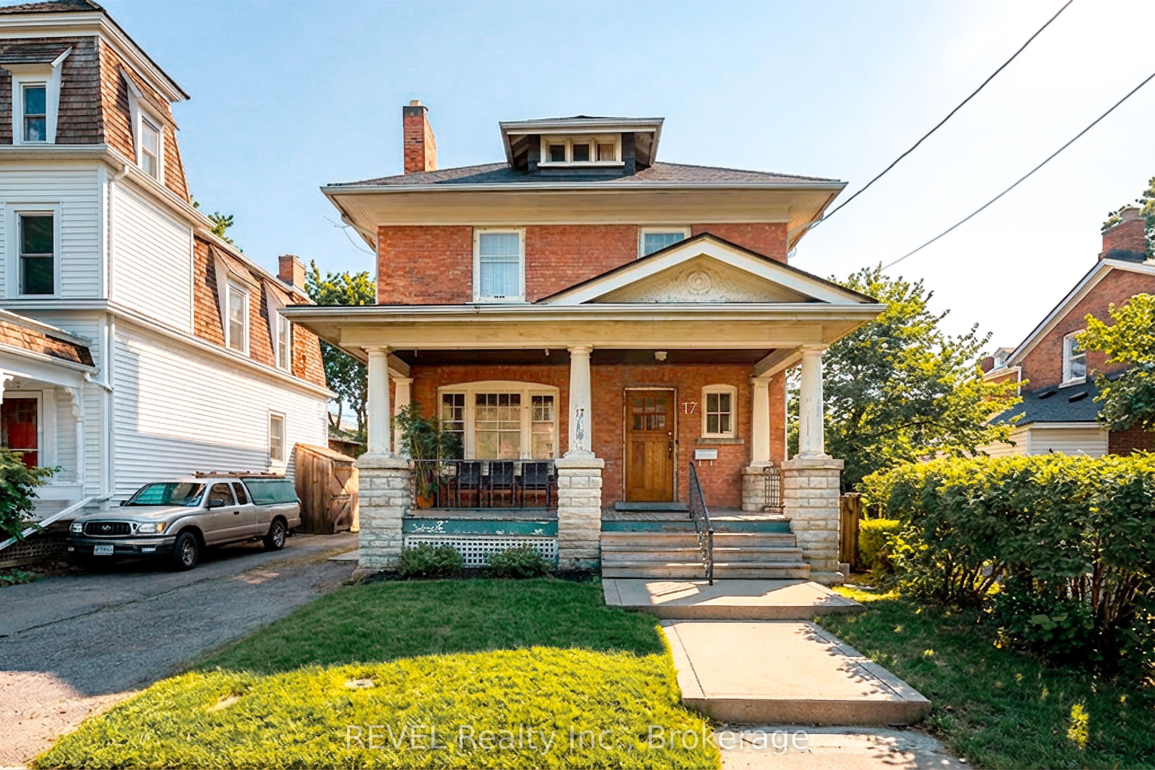 17 Beecher Street, St. Catharines, ON, L2R 5S4