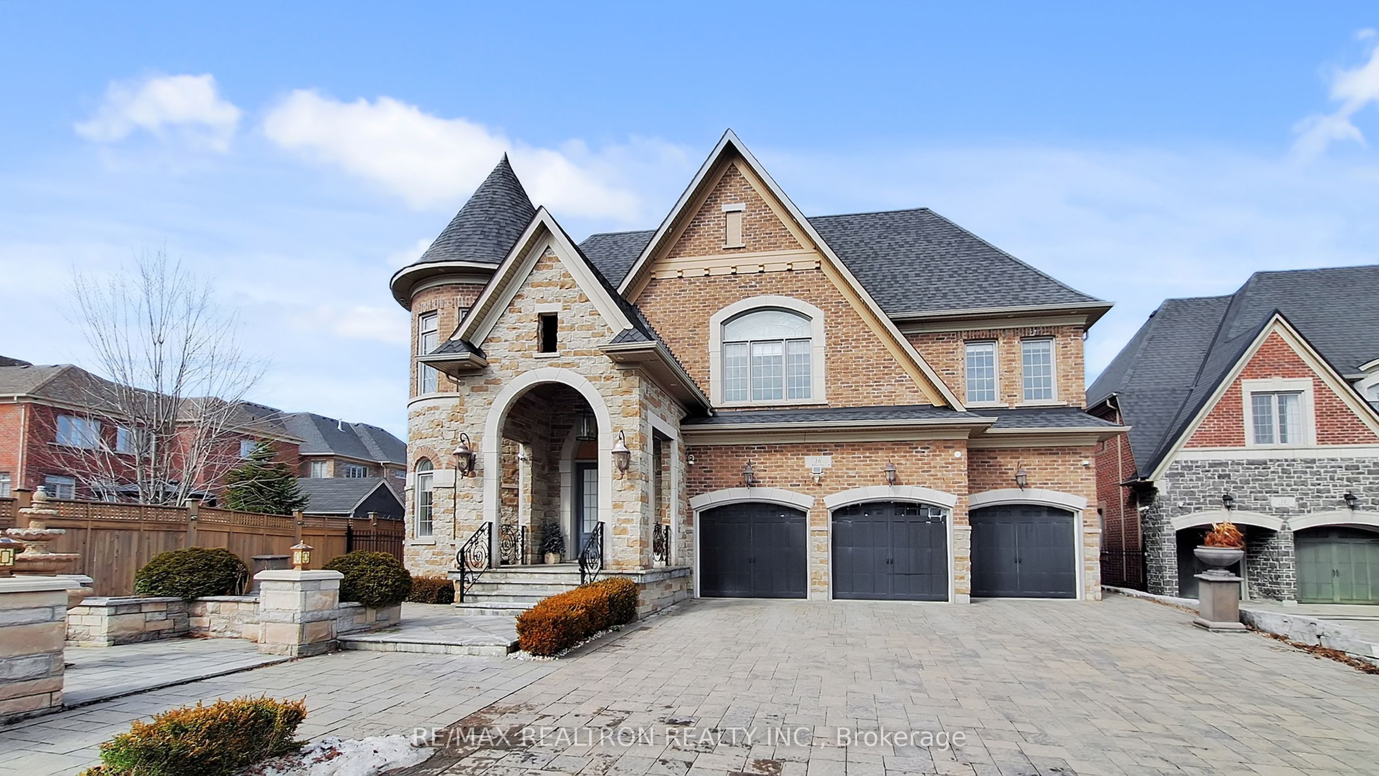 16 Rinas Avenue, Markham, ON, L6C 0N7