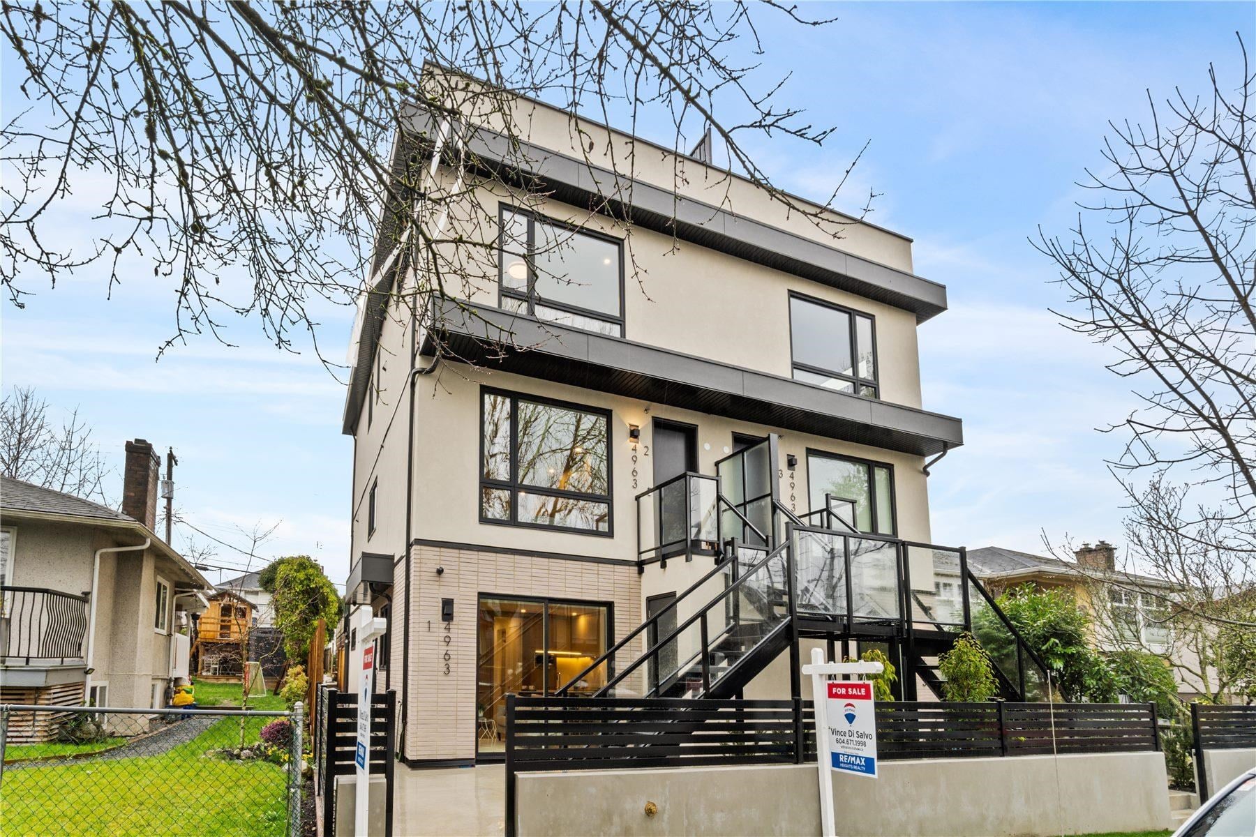 2-4963 Chester Street, Vancouver, BC, V5W 3A7