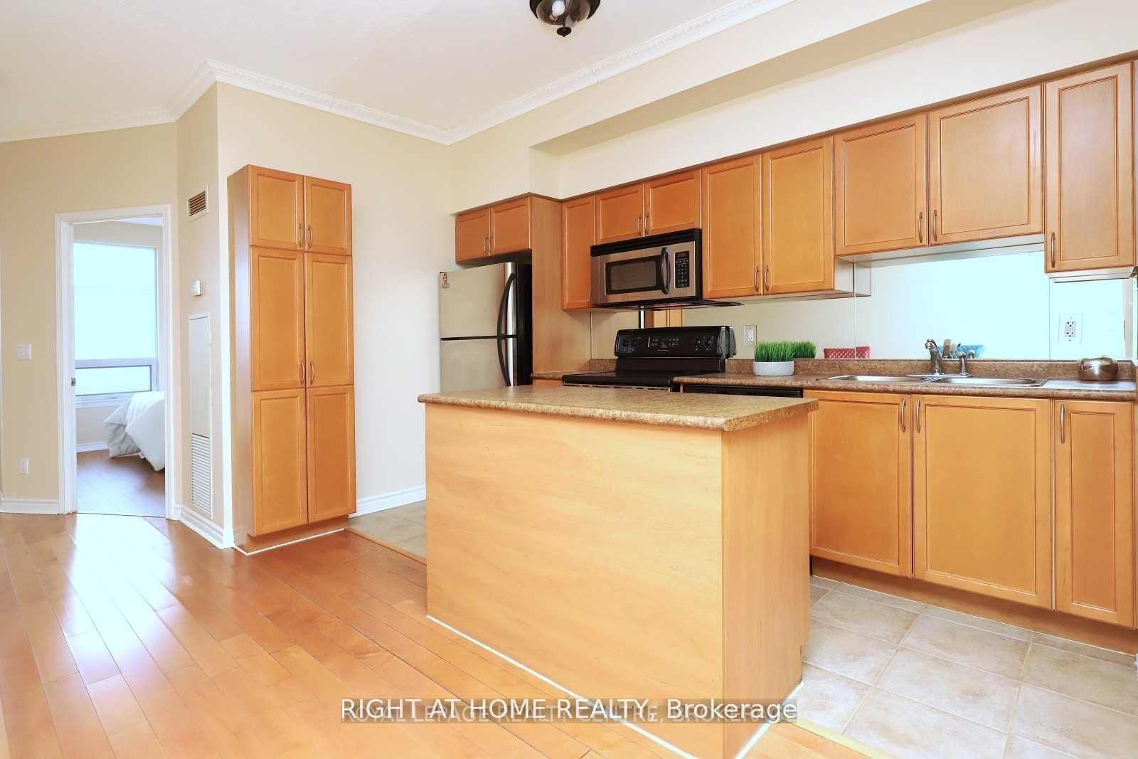 Additional image 5 of 512-388 Prince Of Wales Drive, Mississauga, ON, L5B 0A1