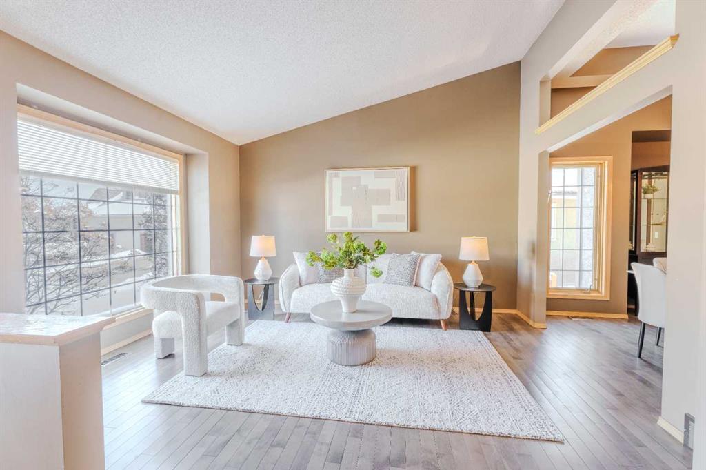 Additional image 3 of 135 Canterbury Court SW, Calgary, AB, T2W6C1