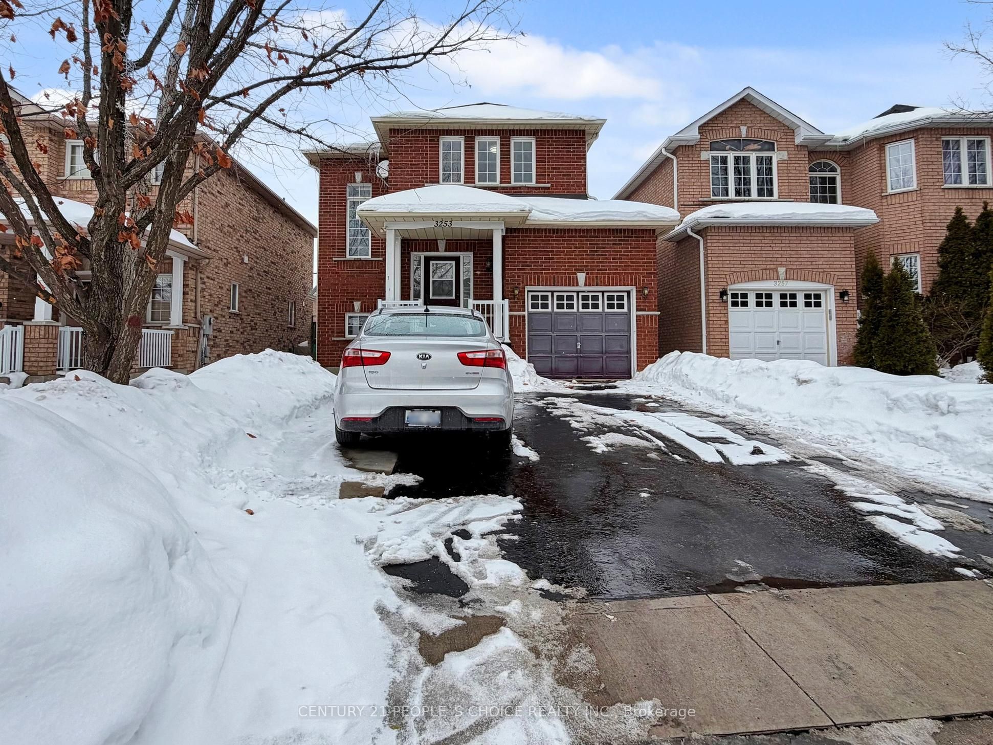 3253 Bruzan Crescent, Mississauga, ON, L5N 8E7