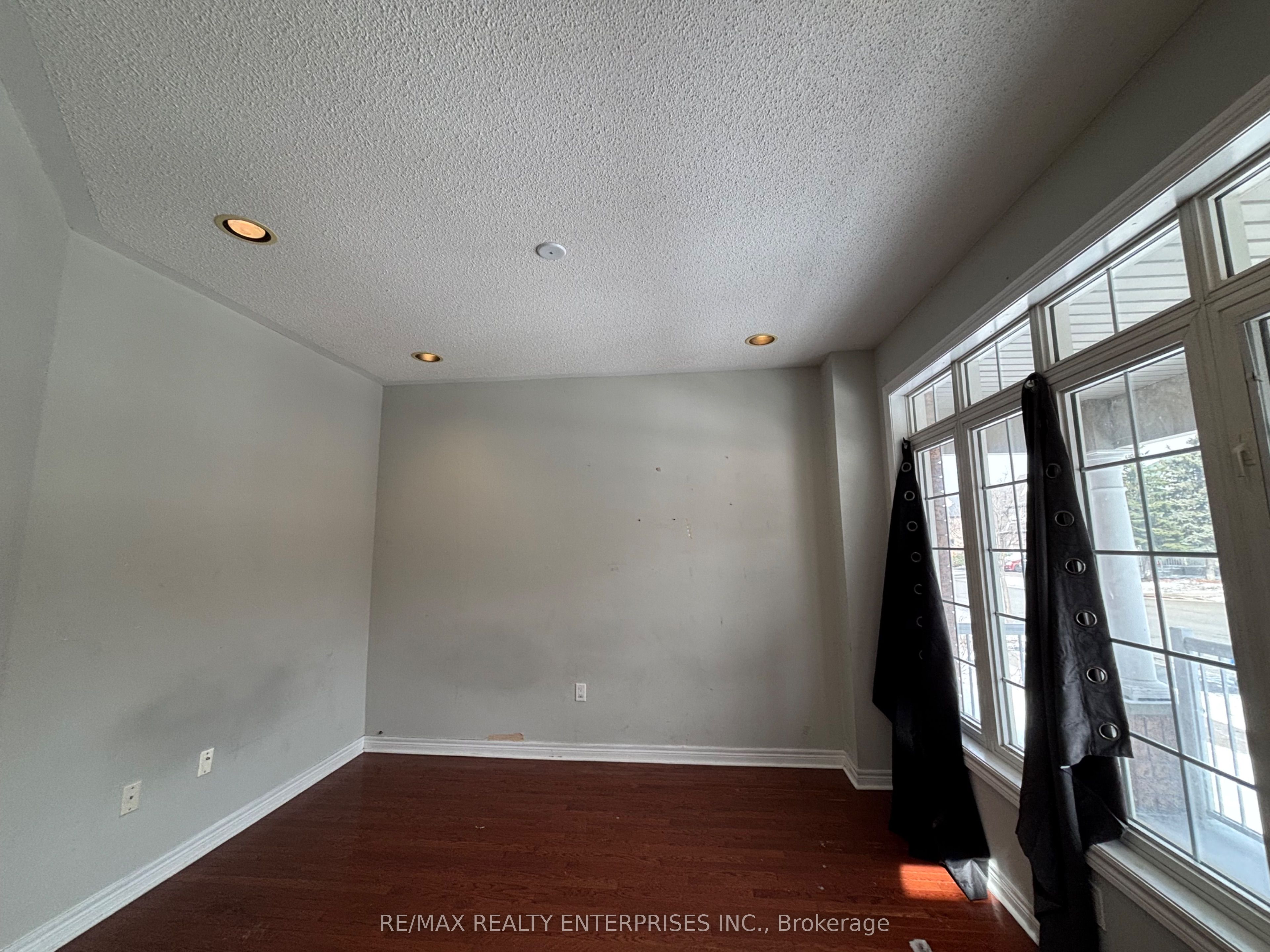 Additional image 3 of 5914 Long Valley Road, Mississauga, ON, L5M 6J6