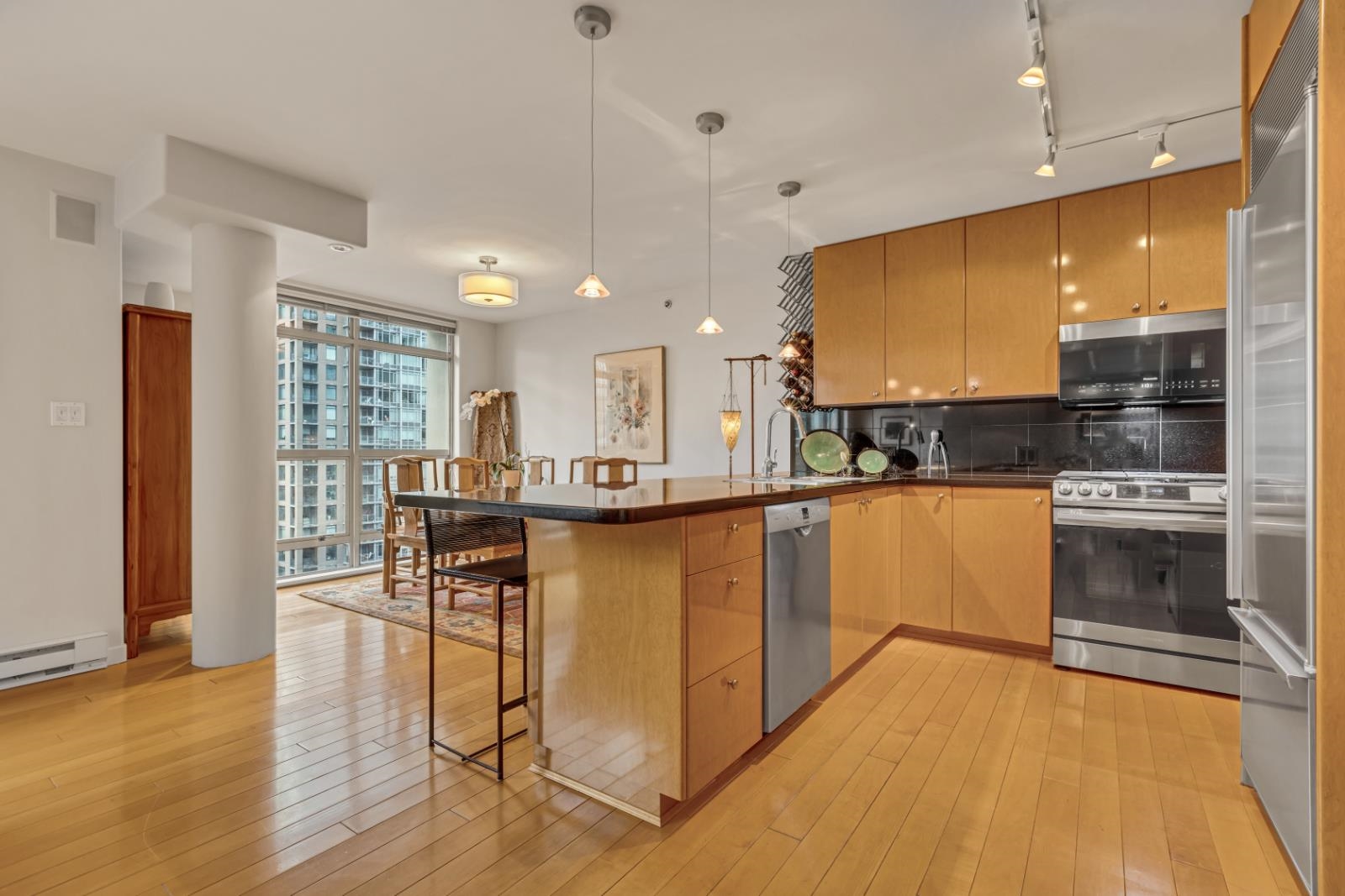 Additional image 5 of 1404-819 Hamilton Street, Vancouver, BC, V6B 6M2