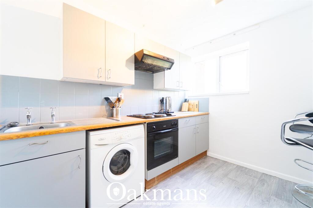 Narrow Lane, Halesowen, B62 photo 4