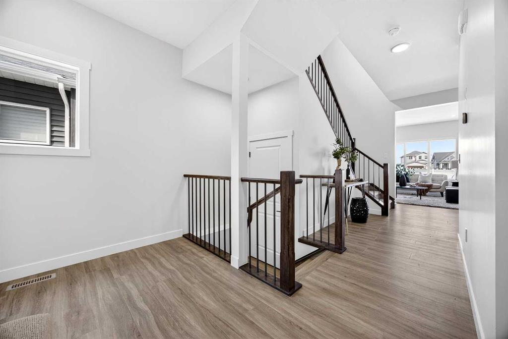 Additional image 5 of 1086 Bayview Crescent SW, Airdrie, AB, T4B4G2