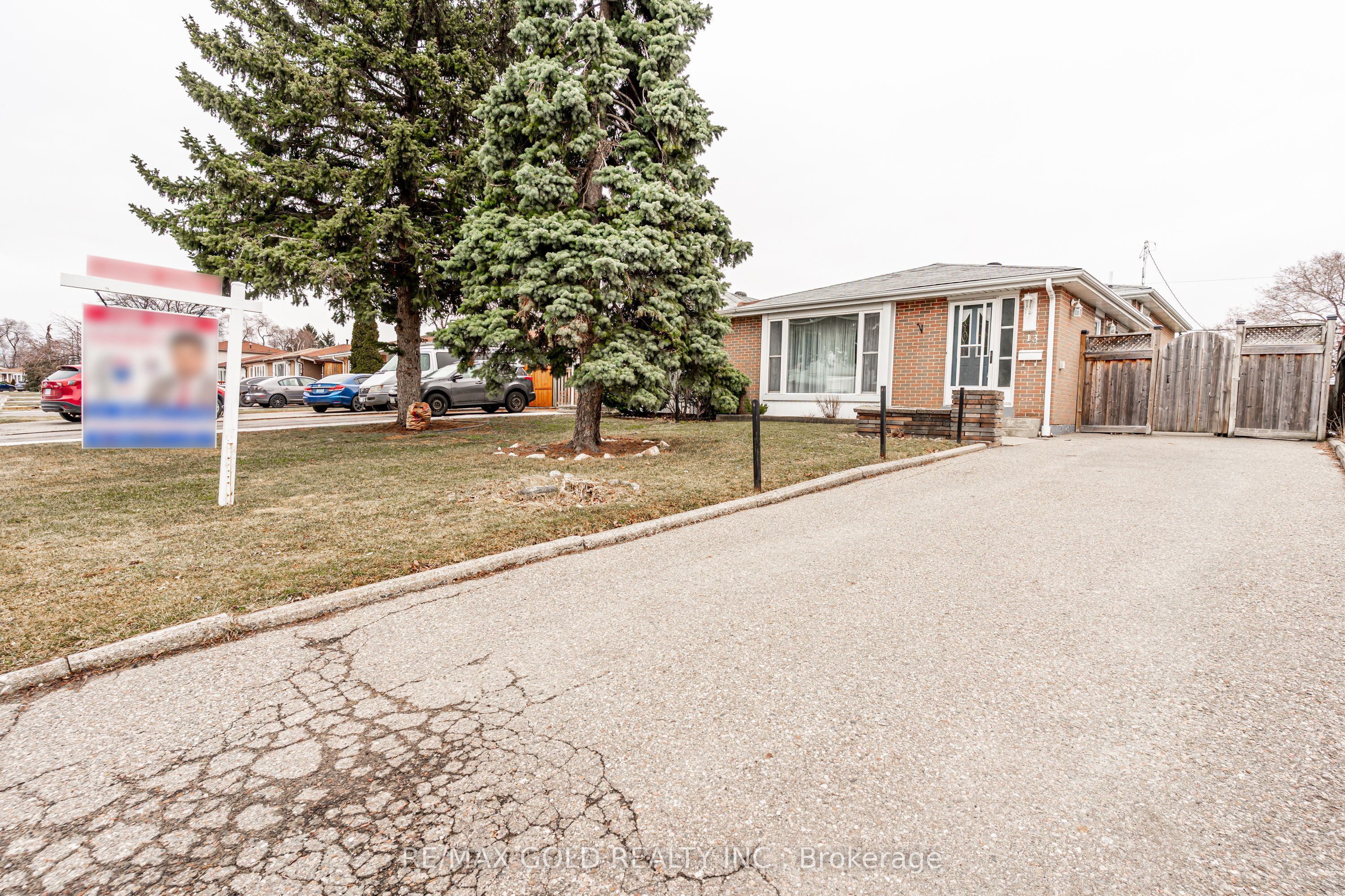 13 Cathcart Crescent, Brampton, ON, L6T 2A4