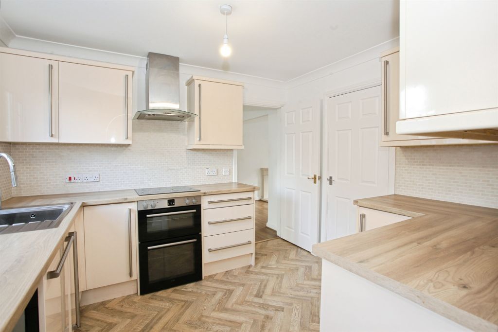 Additional image 3 of 4 bed detached house for saleBron Las, Penpedairheol, Hengoed CF82