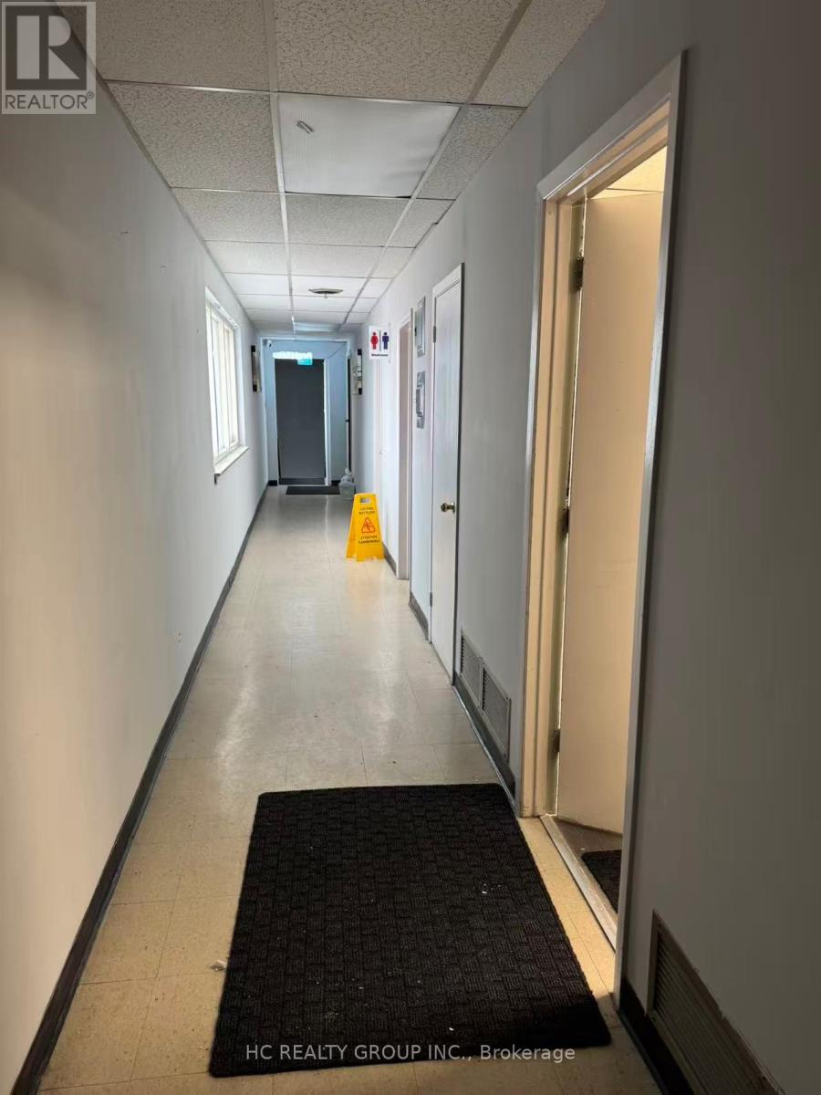 Additional image 3 of 2B-7027 Yonge Street, Toronto, ON, L3T2A5