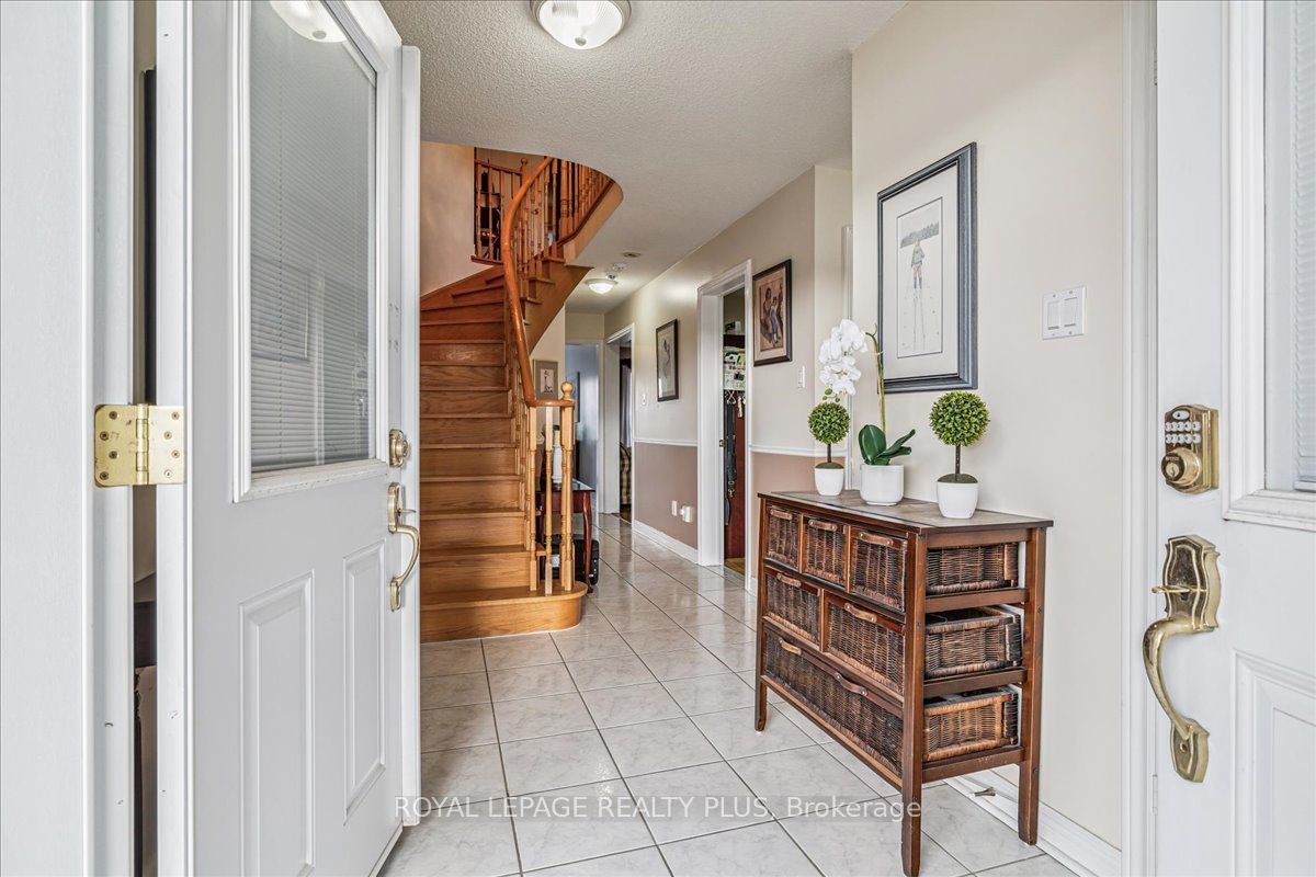 Additional image 5 of 3561 Old Orchard Park Drive, Mississauga, ON, L5B 4E3