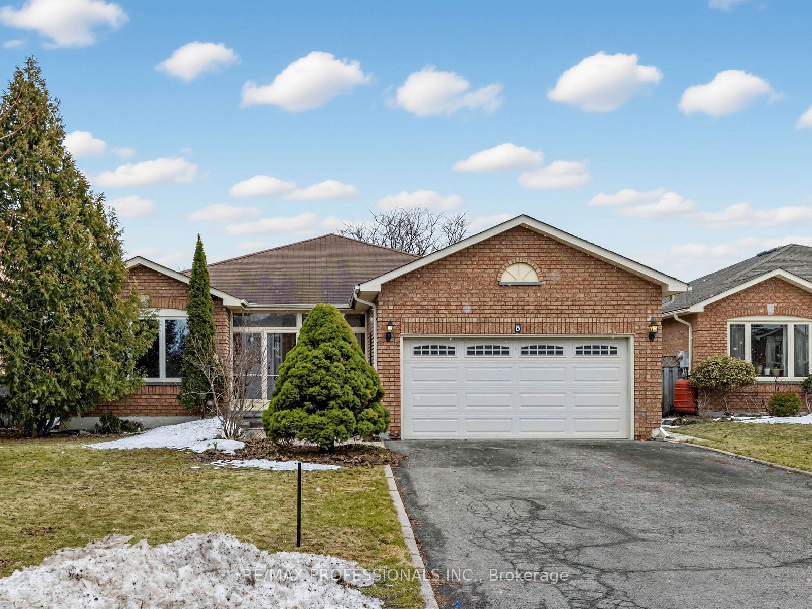 5 Coates Crescent, Richmond Hill, ON, L4E 2M3