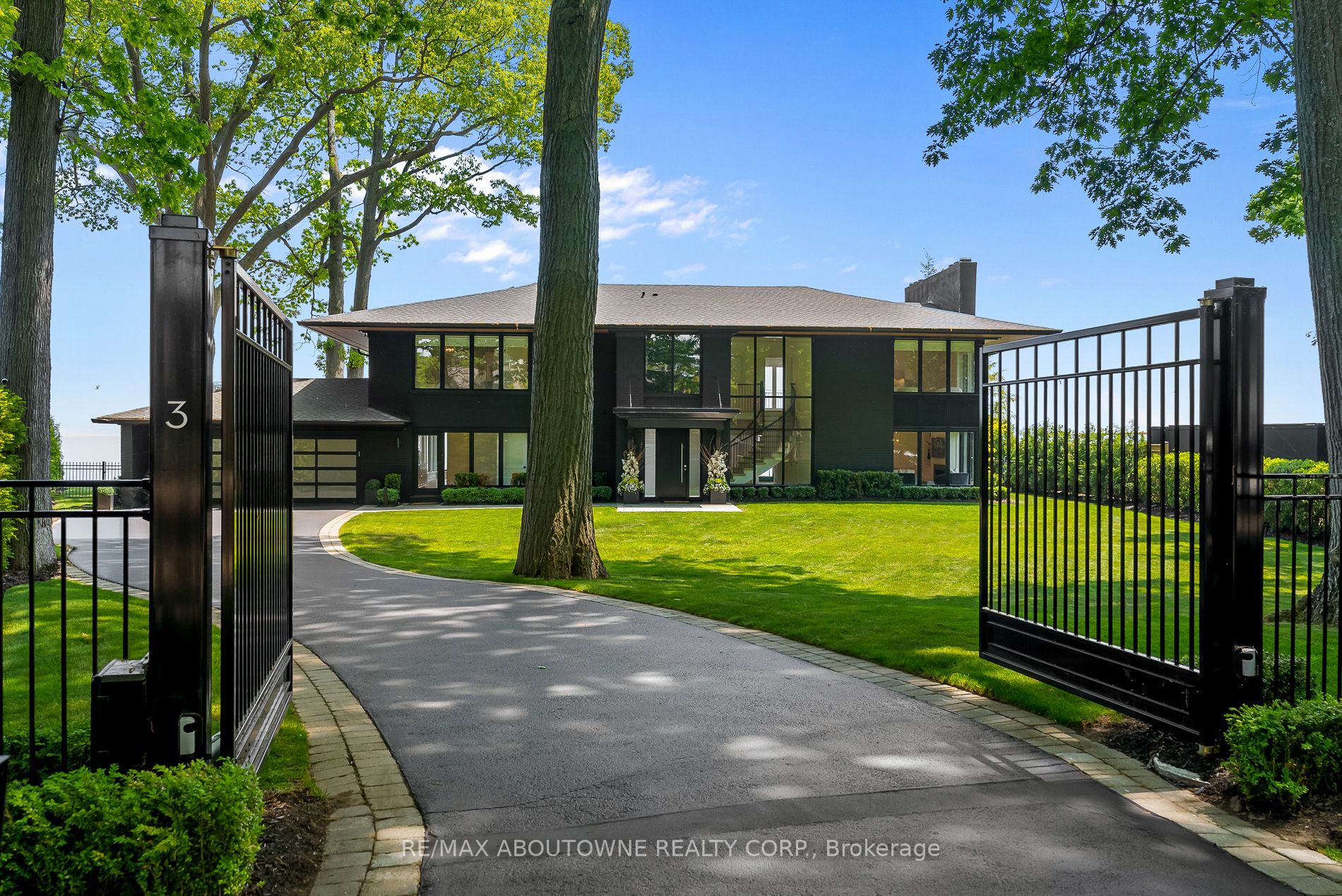 Additional image 2 of 3 Ennisclare Drive E, Oakville, ON, L6J 4N3