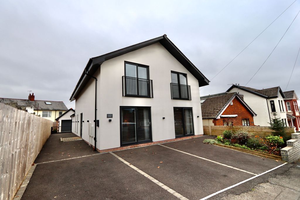 Additional image 2 of 4 bed detached house for saleGwerthonor Lane, Gilfach CF81