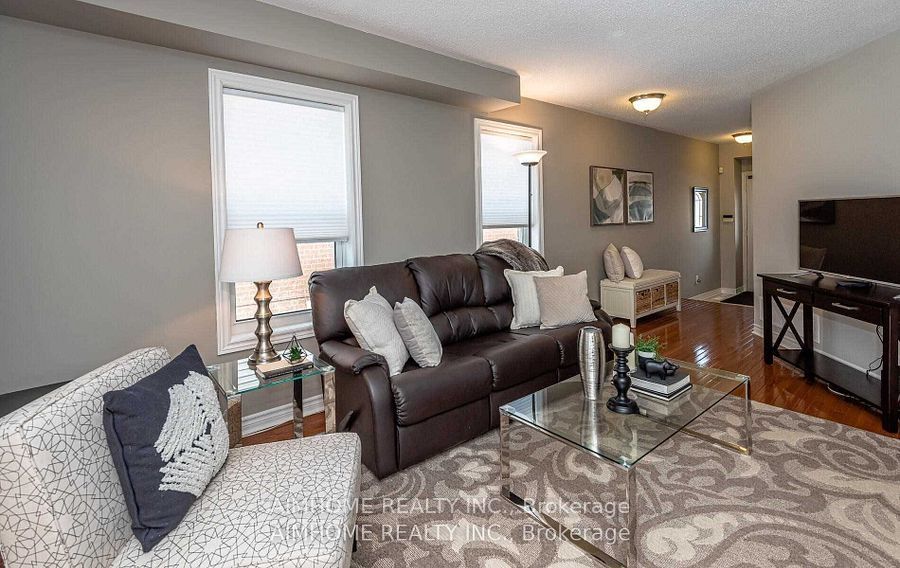 Additional image 2 of 9 Mugford Road, Aurora, ON, L4G 7H4