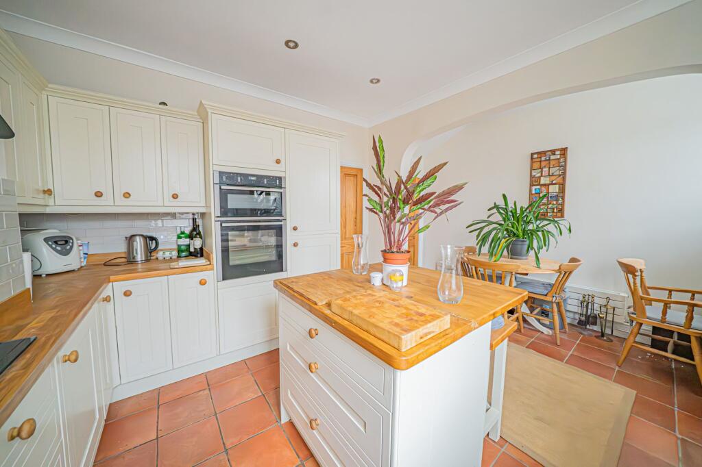 Belle Vue Terrace, Hampton-In-Arden, B92 photo 4