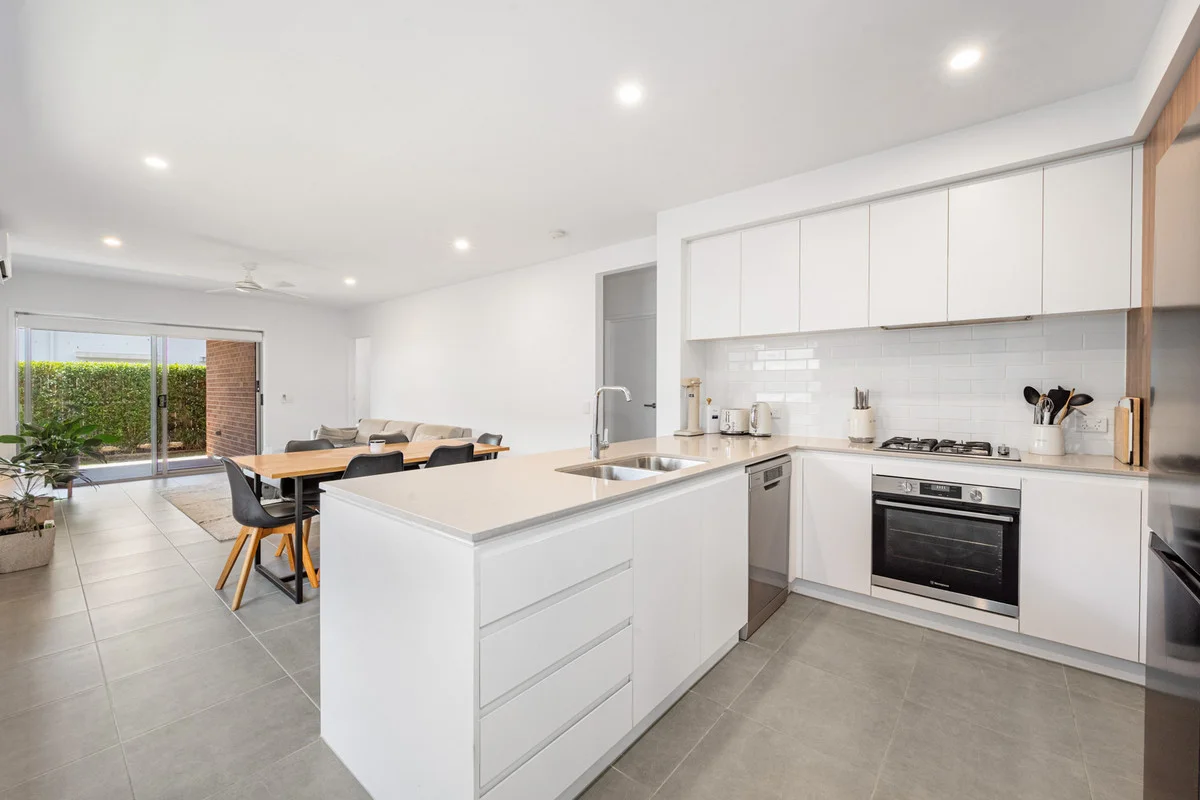 23 Bett Street, Strathpine QLD 4500 photo 2