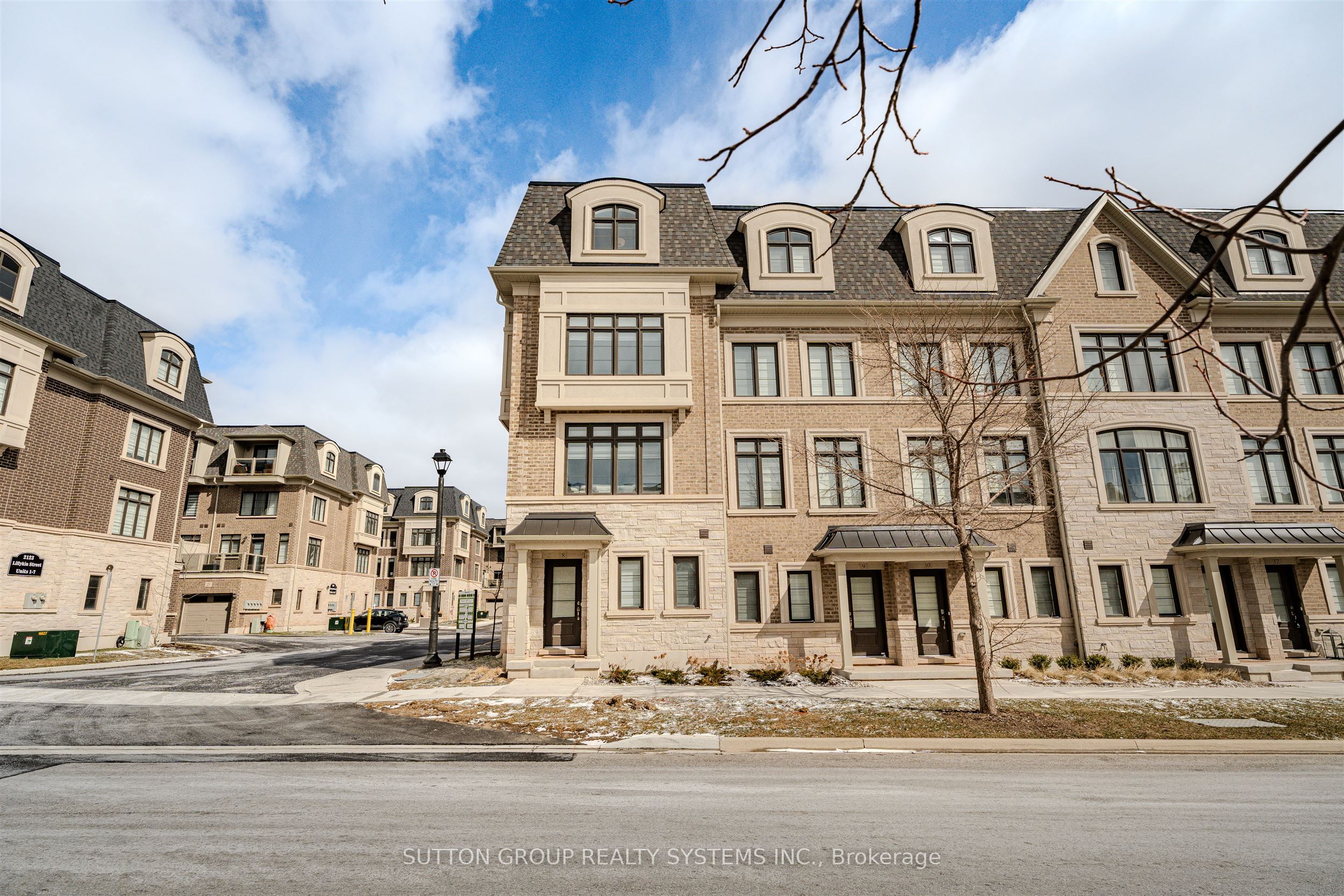 8-2119 Lillykin Street, Oakville, ON, L6H 8A5