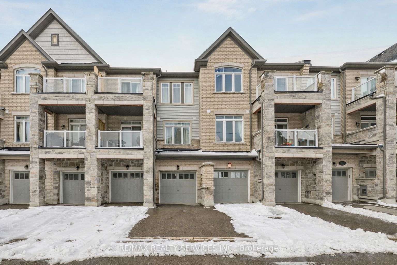 2564 Ladyfern Crossing, Pickering, ON, L1X 0E6
