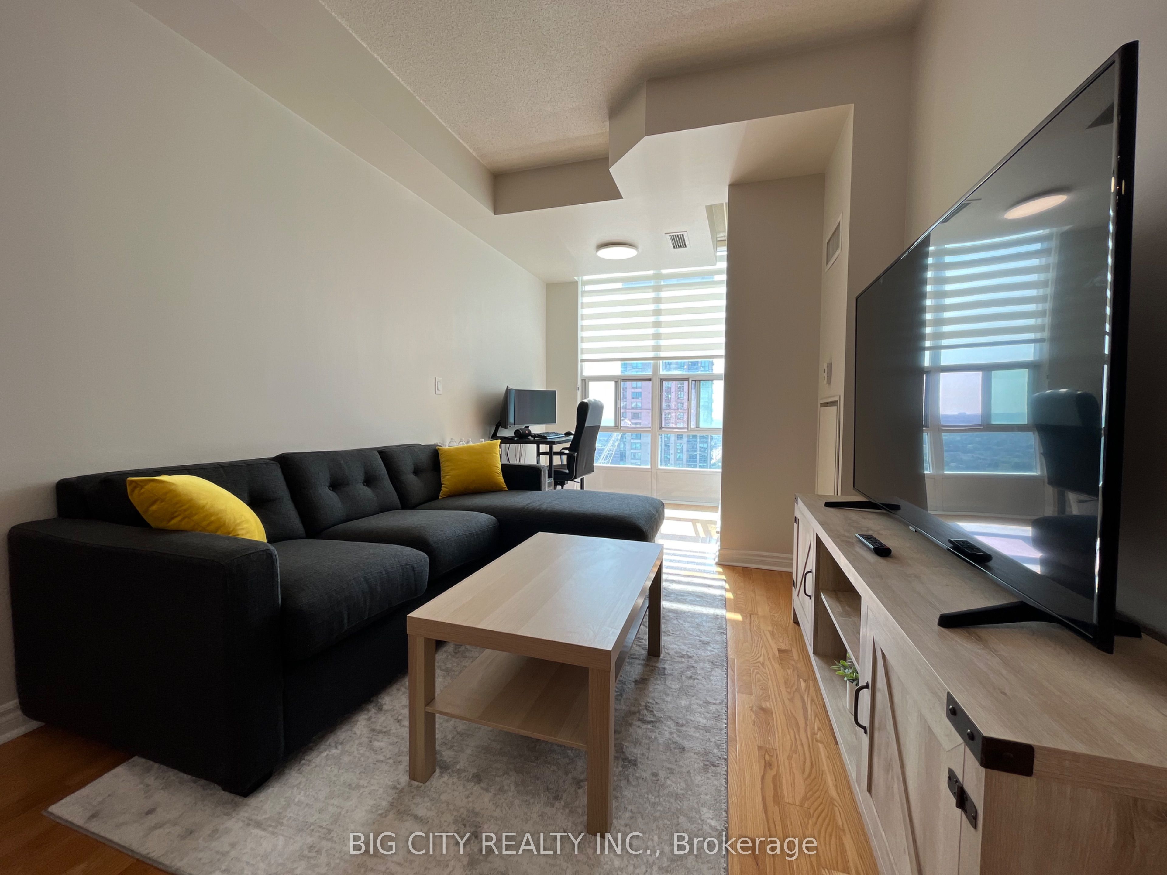 2301-33 Elm Drive W, Mississauga, ON, L5B 4M2