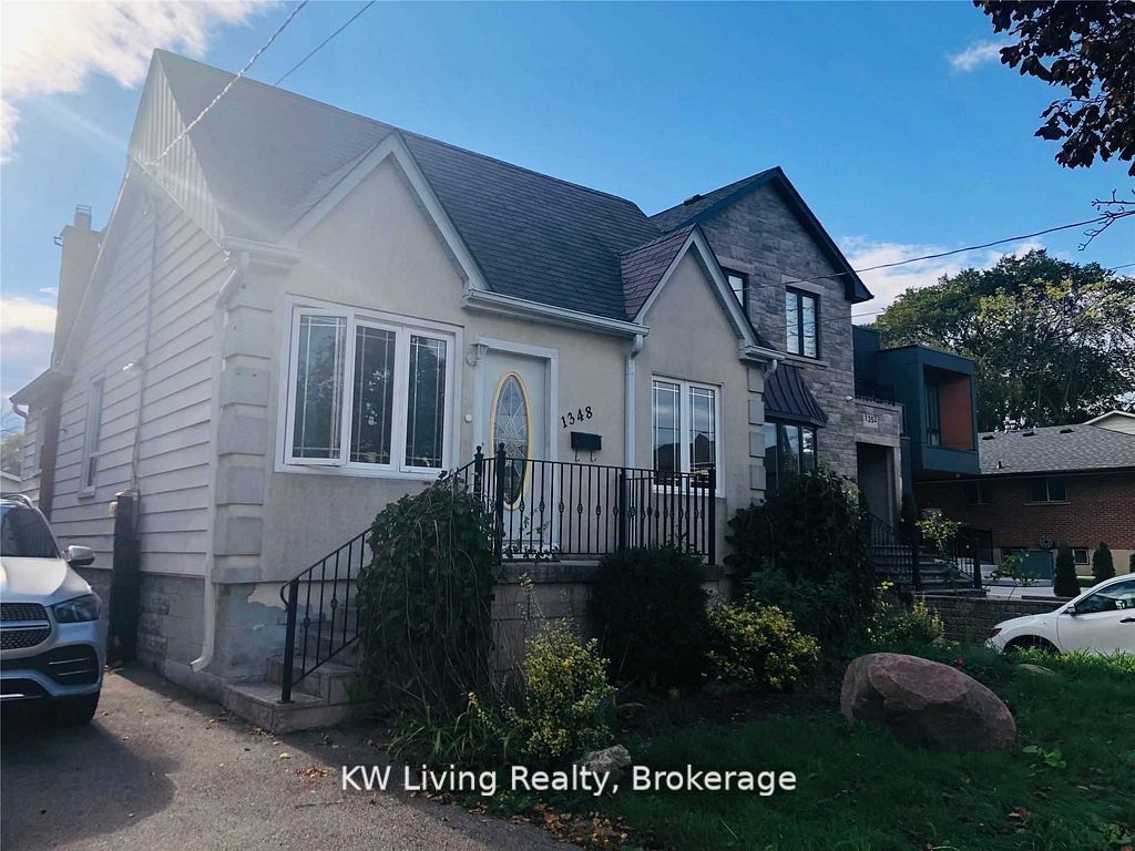 1348 Alexandra Avenue, Mississauga, ON, L5E 2A6