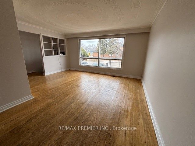 Main Floor-199 Gracedale Boulevard, Toronto, ON, M9L 2C3 photo 4