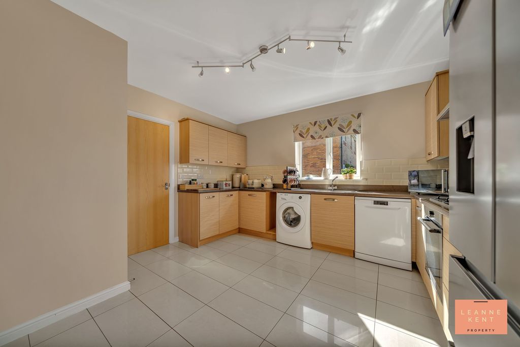 Additional image 15 of 4 bed detached house for saleLong Heath Close, Caerphilly CF83