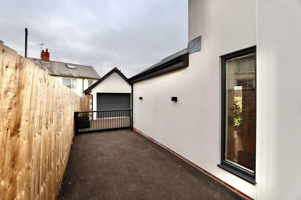 Additional image 32 of 4 bed detached house for saleGwerthonor Lane, Gilfach CF81