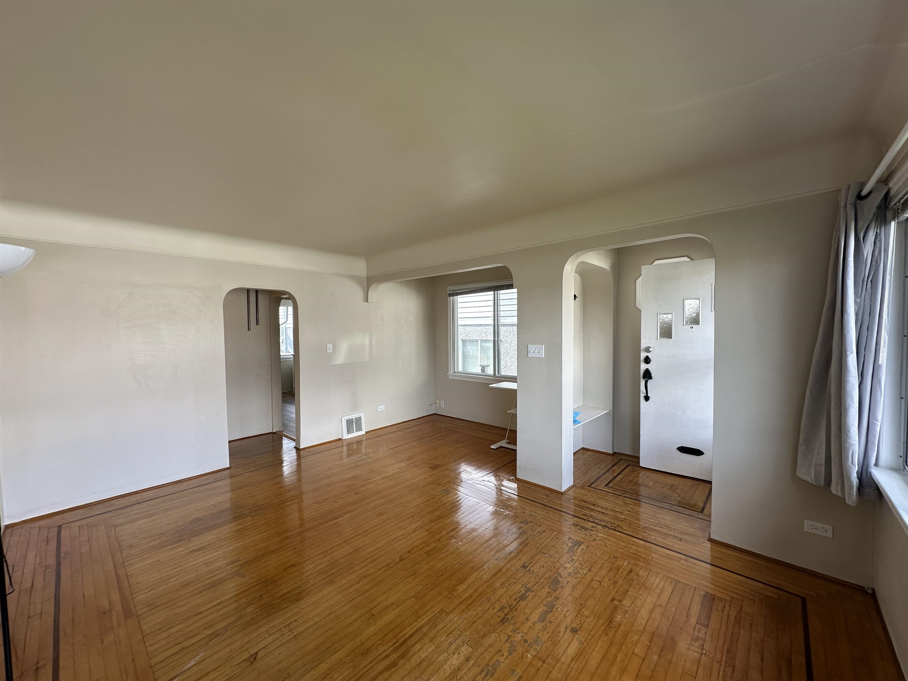 Additional image 5 of 4472 Triumph Street, Burnaby, BC, V5C 1Z9