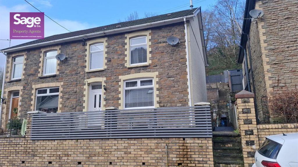 4 bed semi-detached house for saleGwyddon Road, Abercarn, Newport NP11