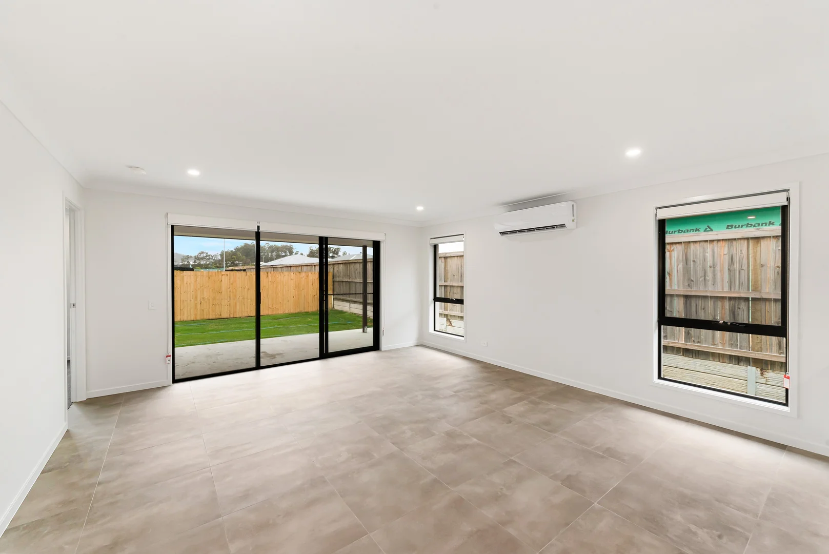 25 Yellowstone Circuit, Yarrabilba QLD 4207 photo 4