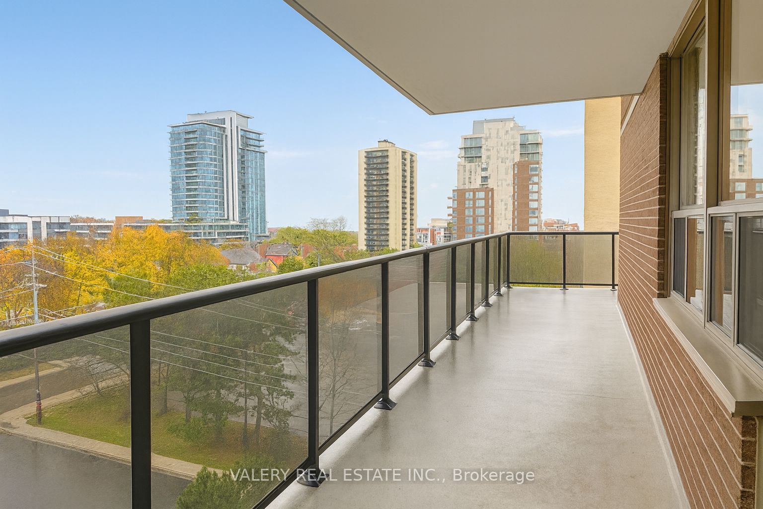 Additional image 5 of 906-70 Park Street E, Mississauga, ON, L5G 1M5