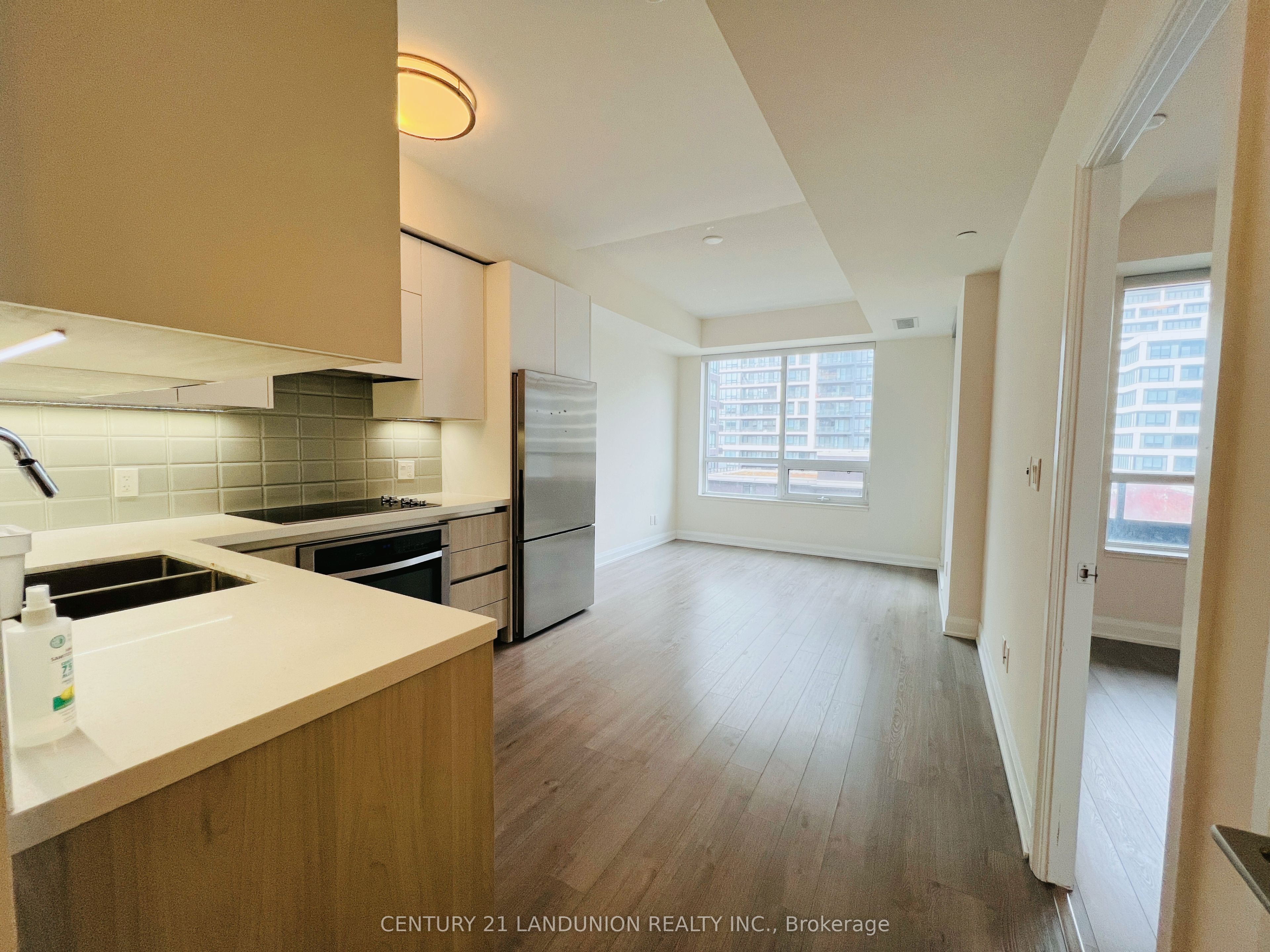 605-15 Water Walk Drive, Markham, ON, L6G 0G2 photo 5