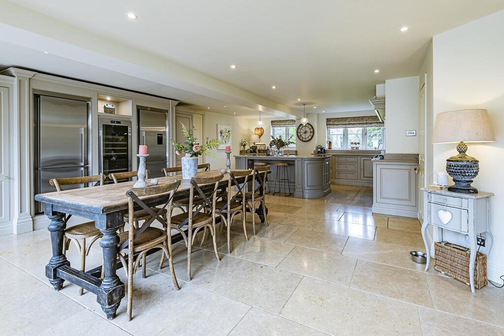 The Crescent, Hampton-In-Arden, Solihull photo 3