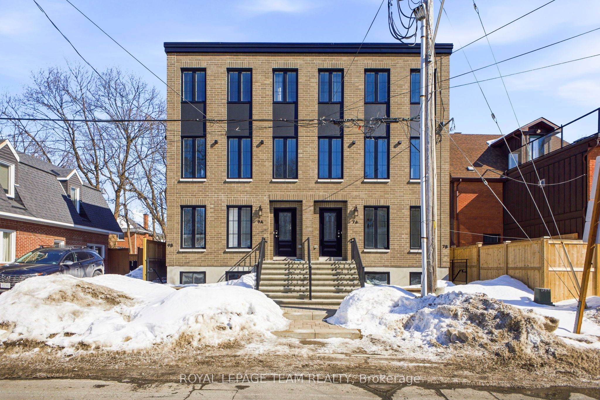 B-7 Gwynne Avenue, Ottawa, ON, K1Y 1X1