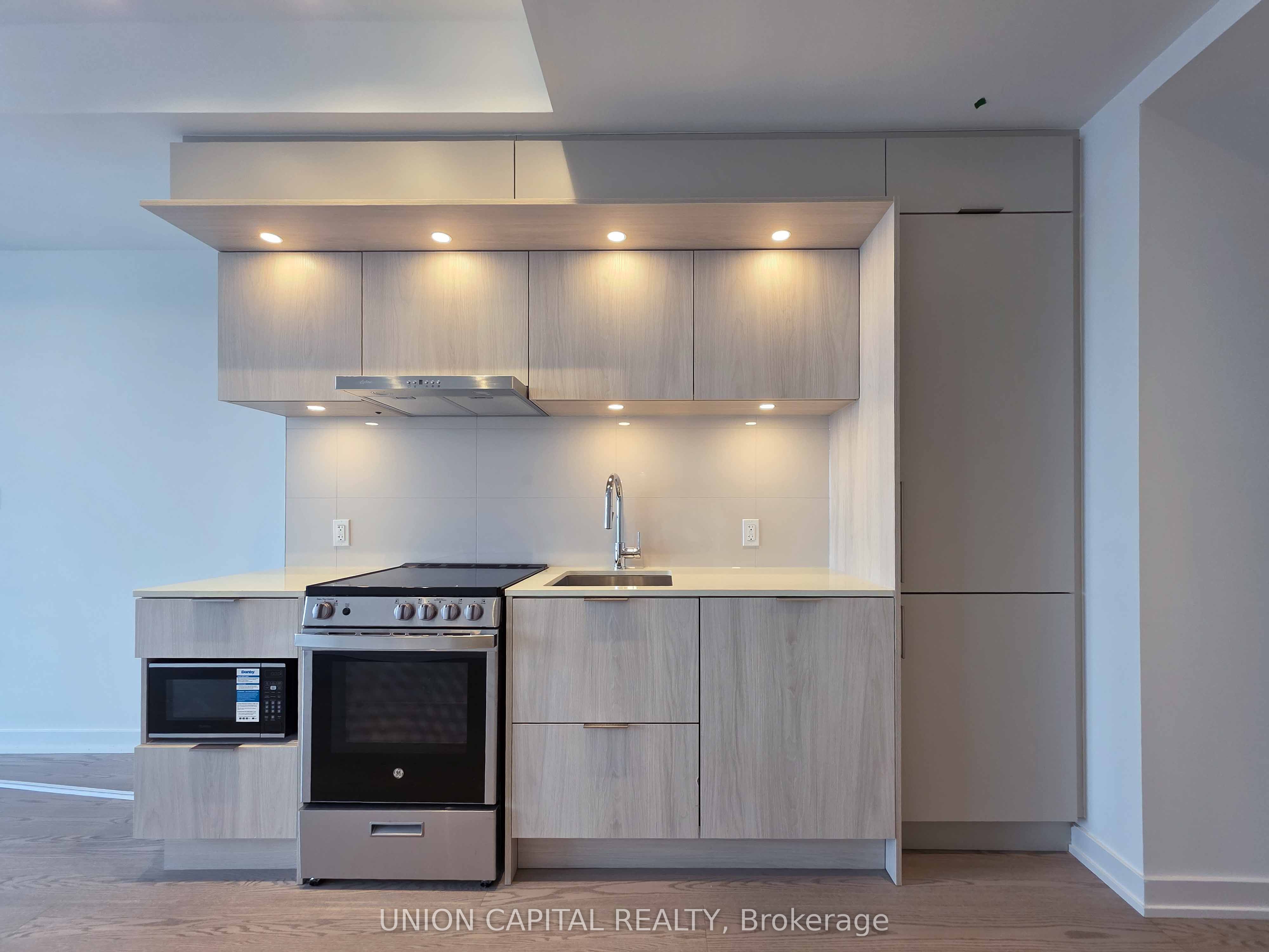 Additional image 3 of 3607-448 Burnhamthorpe Road W, Mississauga, ON, L5B 4M6