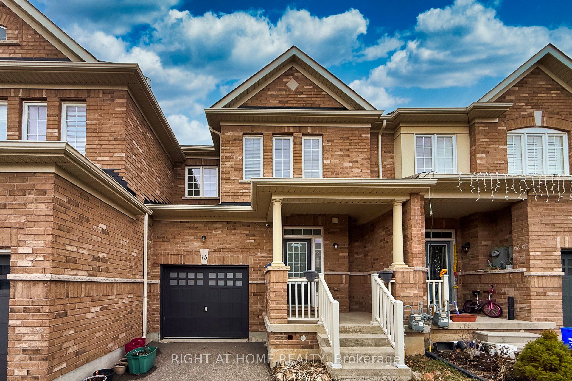 15 Munch Place, Milton, ON, L9T 8K6
