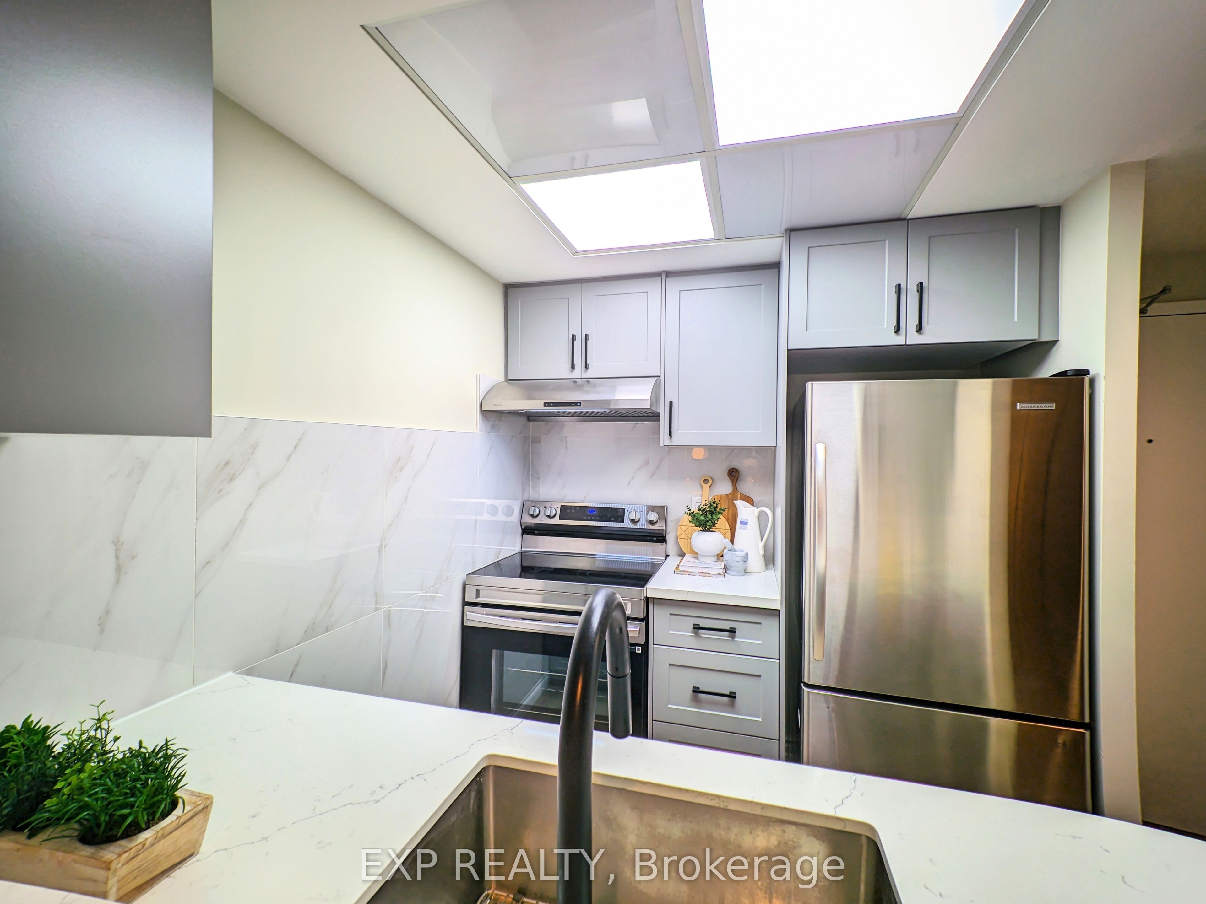 Additional image 4 of 1704-7 Bishop Avenue, Toronto, ON, M2M 4J4