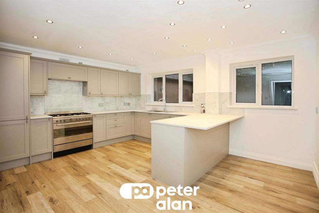Additional image 2 of 4 bed detached house for saleGlendale Gardens, Fleur De Lis, Blackwood NP12