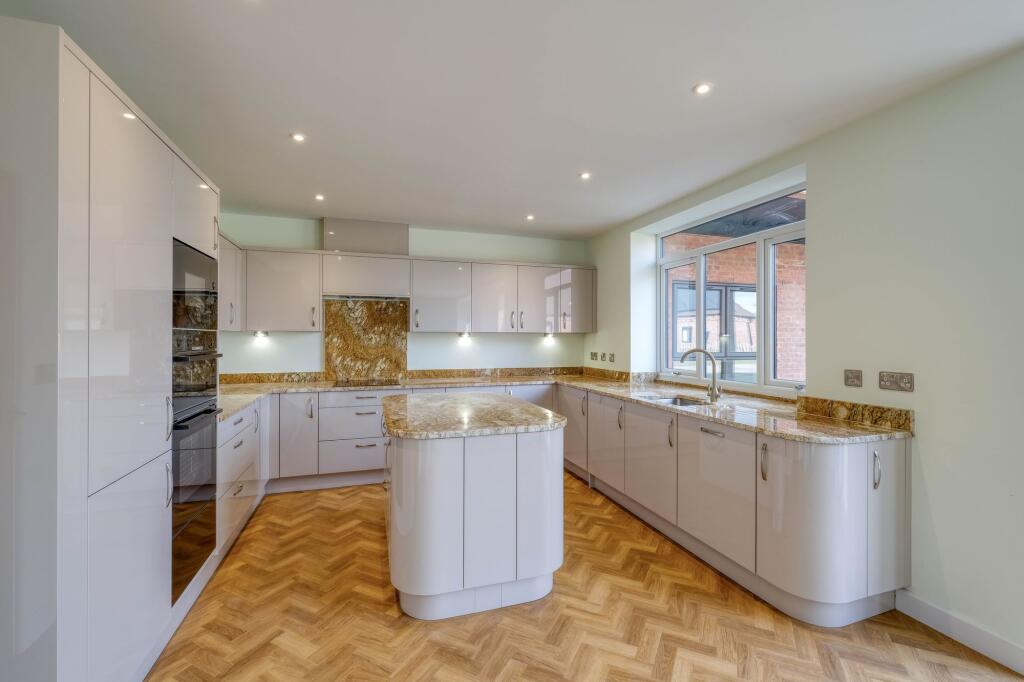 Droitwich Road, Bradley Green, B96 photo 3