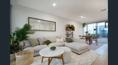 91 Clementine Boulevard, Treeby WA 6164 photo 2