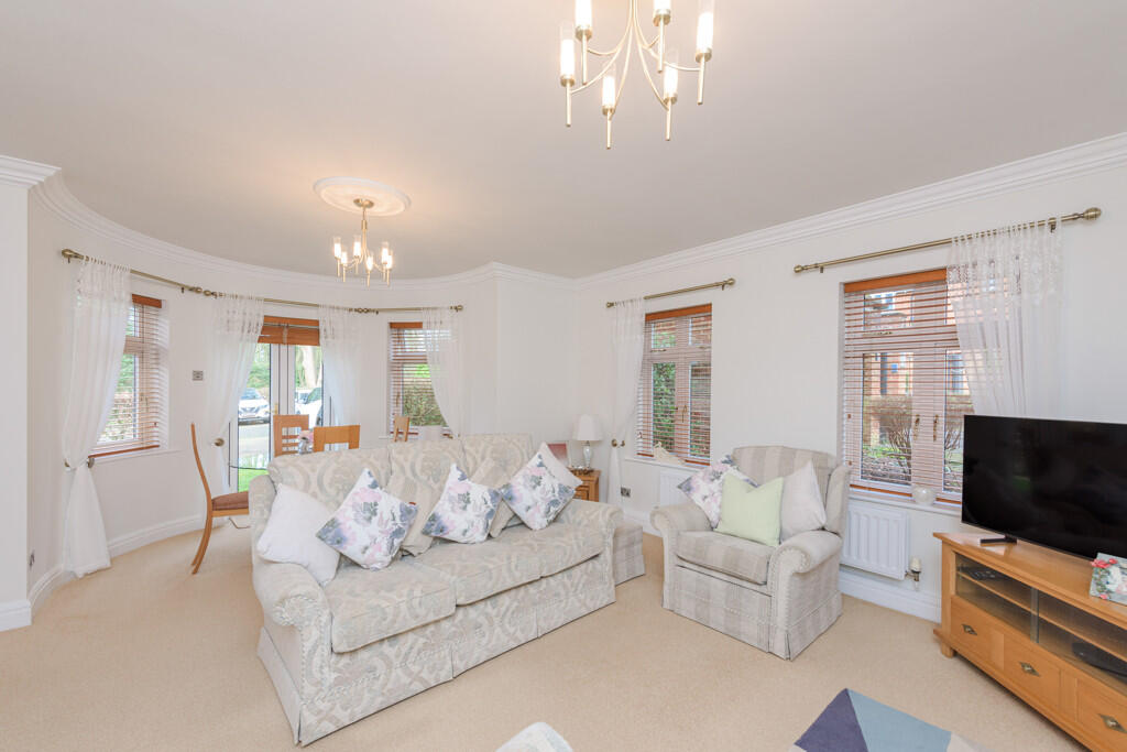 Additional image 2 of Flat 2, Thornhill Court, 126-128 Thornhill Road, Sutton Coldfield, B74 2LU