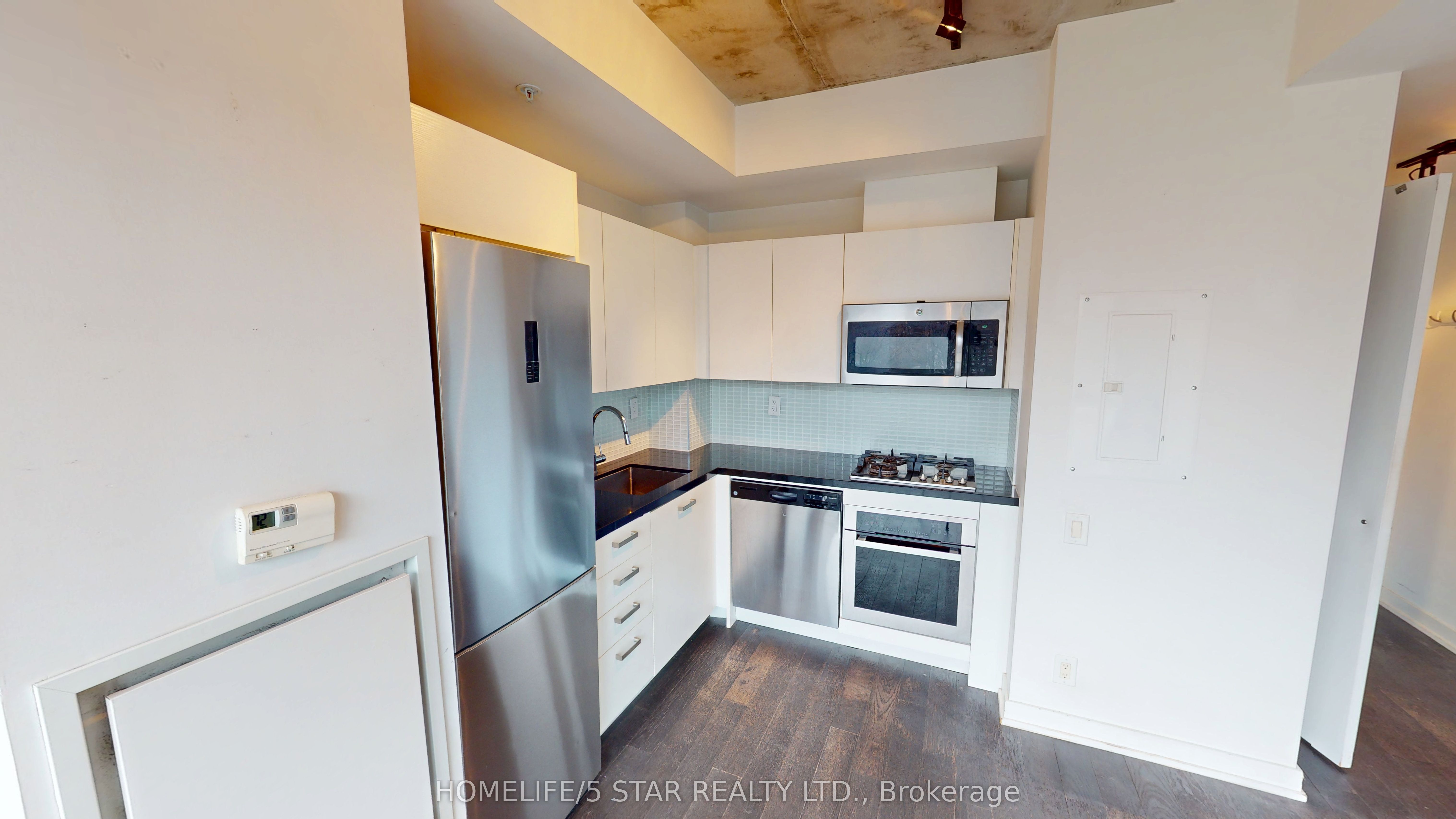 Additional image 5 of 525-39 Brant Street, Toronto, ON, M5V 0M8