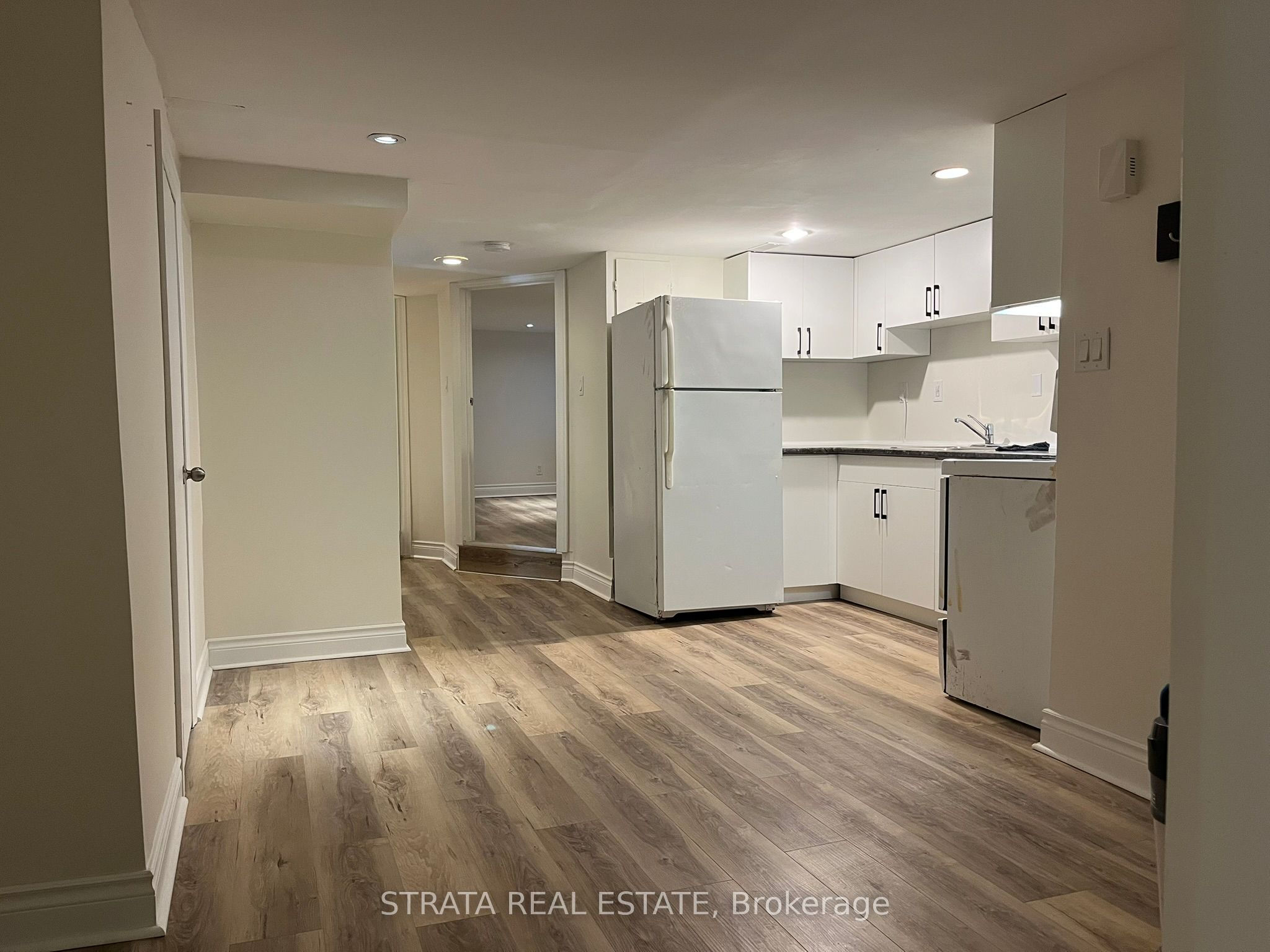 Additional image 4 of Lower-220 Holborne Avenue, Toronto, ON, M4C 2R9